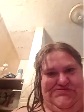 Snapshot of mcv131985 chatting on May 11, 10:40 pm mcv131985 online show from May 11, 10:40 pm