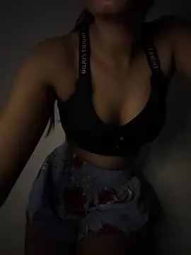 Hot Goldengirl online show from May 16, 7:45 pm