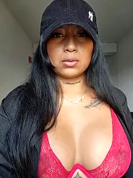 Snapshot of luisa16xxx chatting on December 13, 7:53 pm luisa16xxx online show from December 13, 7:53 pm