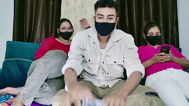 Snapshot of RupaliDixit chatting on October 2, 5:09 pm RupaliDixit online show from October 2, 5:09 pm