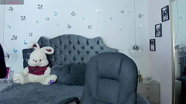  Antonnela  online show from March 13, 1:50 pm