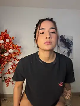 Snapshot of VictoriaHiill chatting on February 2, 5:22 pm VictoriaHiill online show from February 2, 5:22 pm