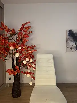 Snapshot of VictoriaHiill chatting on February 23, 7:11 pm VictoriaHiill online show from February 23, 7:11 pm