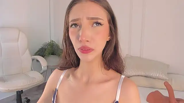 Snapshot of Mariapettit chatting on January 5, 12:10 pm Mariapettit online show from January 5, 12:10 pm