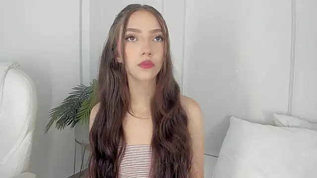 Snapshot of Mariapettit chatting on February 13, 12:21 pm Mariapettit online show from February 13, 12:21 pm