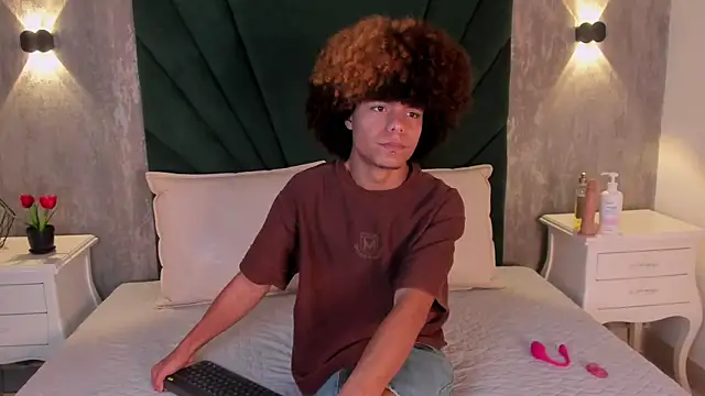 Alexiis Etereo online show from February 19, 7:21 pm