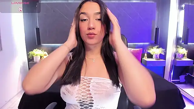 SaraaMills online show from March 24, 3:44 am