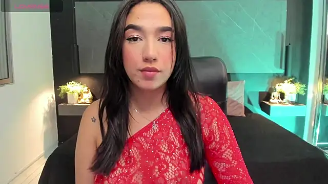 SaraaMills online show from April 15, 3:35 am