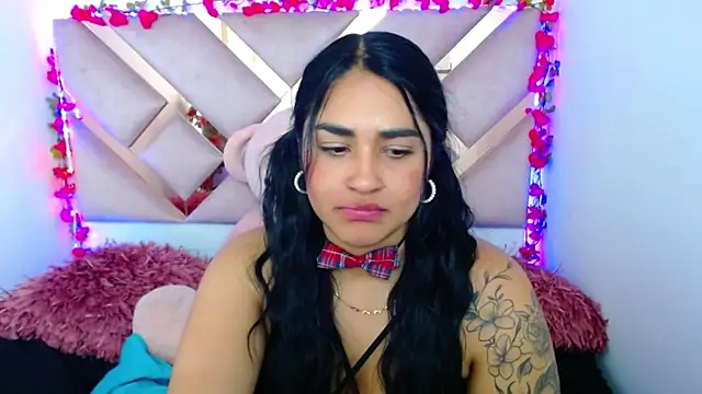 Charlotte cute18 online show from March 21, 7:00 am