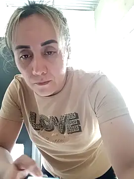 Snapshot of Isabel23zr chatting on April 25, 2:36 pm Isabel23zr online show from April 25, 2:36 pm