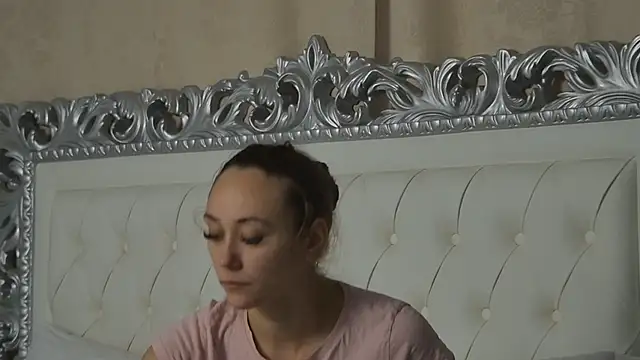 AliceMunro online show from September 29, 3:39 pm