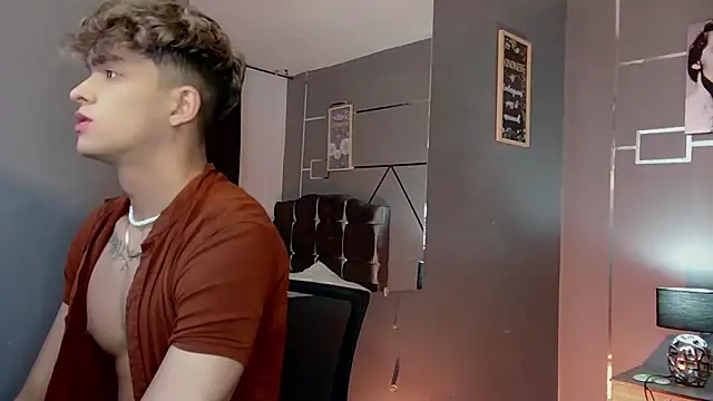 Snapshot of ANDRIUS_24 chatting on December 6, 5:00 pm ANDRIUS 24 online show from December 6, 5:00 pm