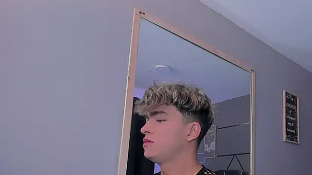 Snapshot of ANDRIUS_24 chatting on January 25, 12:58 pm ANDRIUS 24 online show from January 25, 12:58 pm