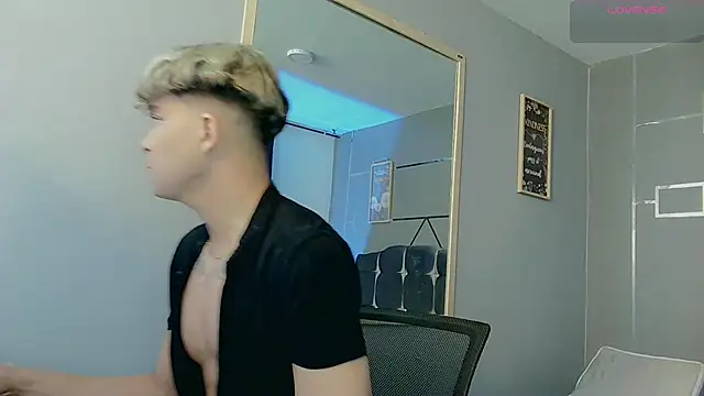 Snapshot of ANDRIUS_24 chatting on February 1, 1:41 pm ANDRIUS 24 online show from February 1, 1:41 pm