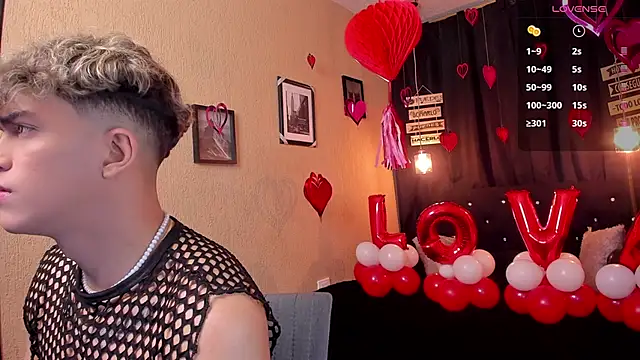 Snapshot of ANDRIUS_24 chatting on February 15, 1:38 pm ANDRIUS 24 online show from February 15, 1:38 pm