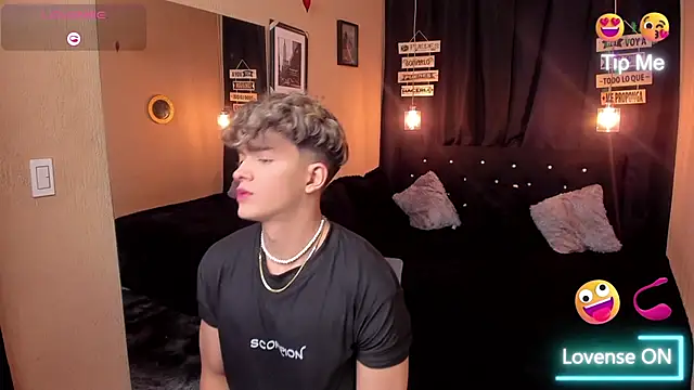 Snapshot of ANDRIUS_24 chatting on March 8, 5:54 pm ANDRIUS 24 online show from March 8, 5:54 pm