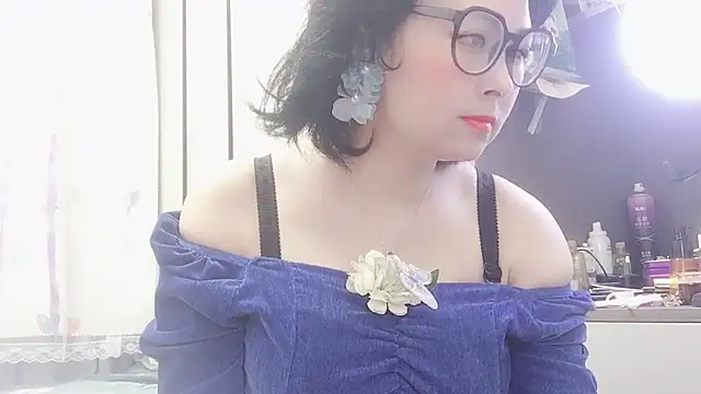 Hanicarrot online show from February 24, 4:26 pm