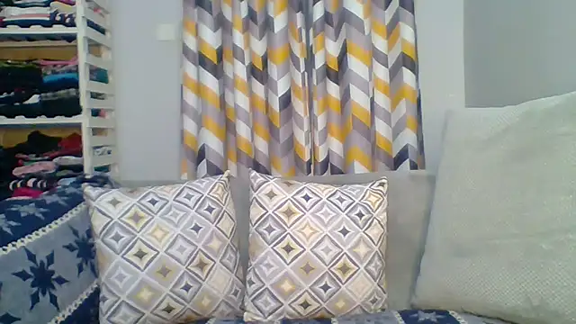 Petite 254 online show from March 20, 11:31 pm