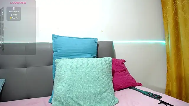 Snapshot of SexyLatinsx chatting on February 18, 7:30 pm SexyLatinsx online show from February 18, 7:30 pm