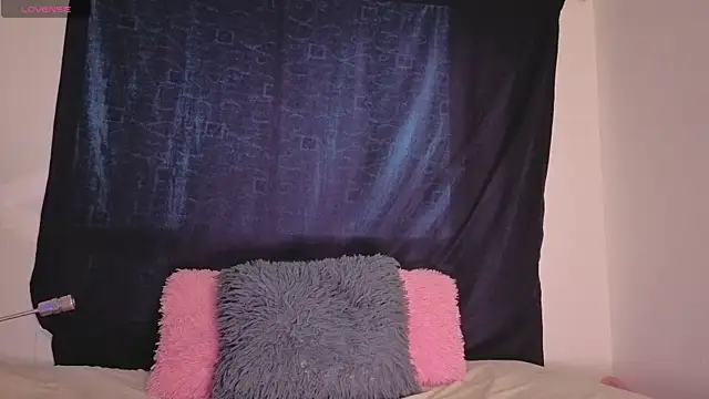Snapshot of Hotsamantamature chatting on May 29, 11:03 pm Hotsamantamature online show from May 29, 11:03 pm