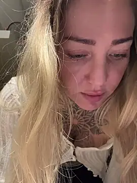 ElenaHaze online show from December 31, 10:04 am