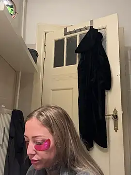 ElenaHaze online show from January 29, 7:04 am