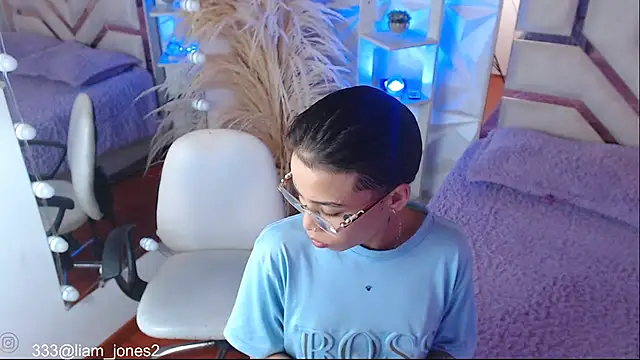 Jonesliam23 online show from October 20, 7:14 pm