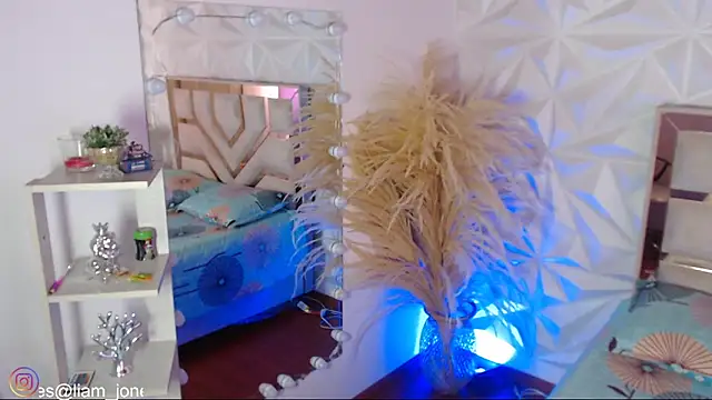 Jonesliam23 online show from February 28, 7:26 pm