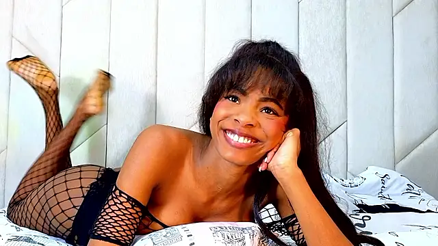 adaraSmiith online show from December 7, 5:53 pm