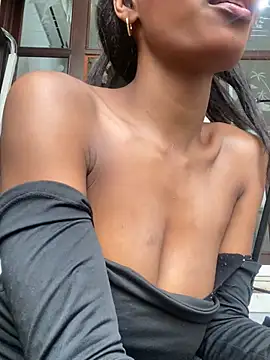 adaraSmiith online show from December 12, 8:43 pm