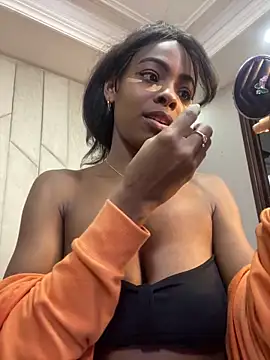 adaraSmiith online show from December 16, 12:38 pm