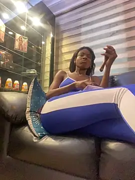 adaraSmiith online show from December 17, 11:17 am