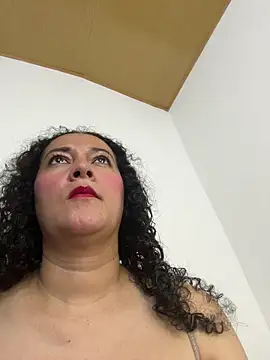 luisa curli online show from February 1, 2:21 am