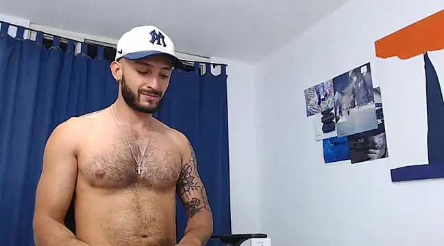 Snapshot of Sanit_Di chatting on December 17, 10:22 pm Sanit Di online show from December 17, 10:22 pm