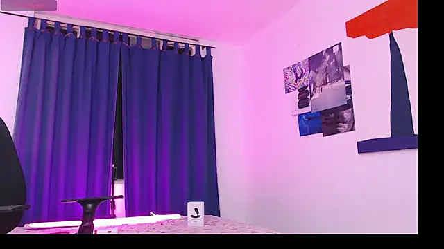 Snapshot of Sanit_Di chatting on March 12, 7:59 pm Sanit Di online show from March 12, 7:59 pm