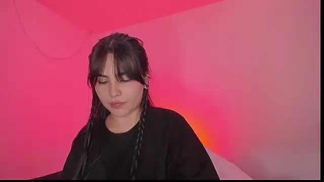 Snapshot of sol__angel chatting on February 20, 3:23 am sol angel online show from February 20, 3:23 am