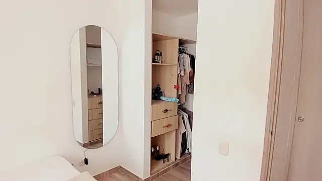 rose scottt online show from November 11, 5:13 pm