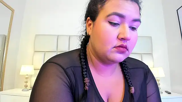 DojaAissha online show from February 1, 3:30 am