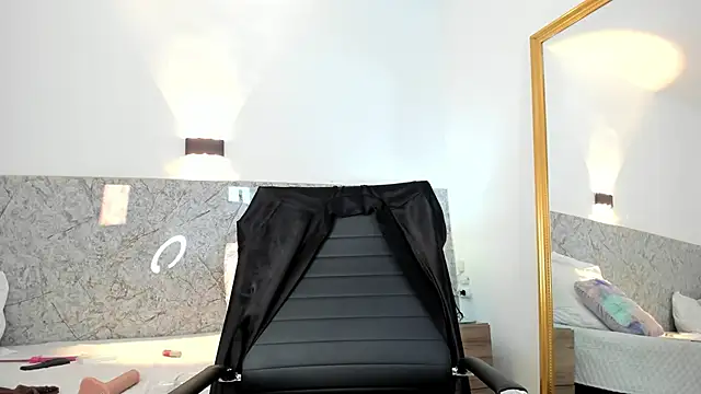 Snapshot of Saraycum chatting on December 5, 11:29 pm Saraycum online show from December 5, 11:29 pm