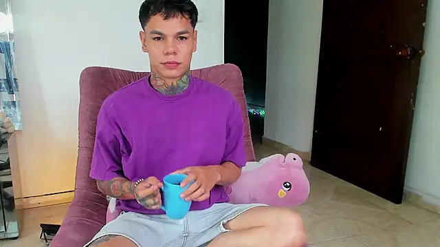 Snapshot of Jordyrodriiguez chatting on October 22, 1:11 pm Jordyrodriiguez online show from October 22, 1:11 pm