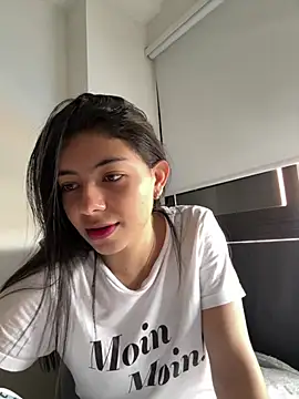 Snapshot of Liissa_cute_ chatting on June 11, 8:18 pm Liissa cute online show from June 11, 8:18 pm