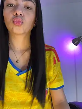 Snapshot of Liissa_cute_ chatting on July 3, 4:35 pm Liissa cute online show from July 3, 4:35 pm
