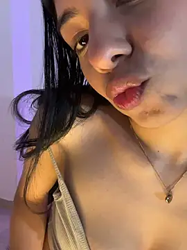 Snapshot of Liissa_cute_ chatting on July 14, 7:30 pm Liissa cute online show from July 14, 7:30 pm
