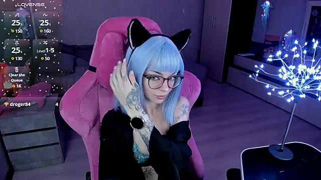 Snapshot of The_love_project chatting on January 21, 12:46 am The love project online show from January 21, 12:46 am