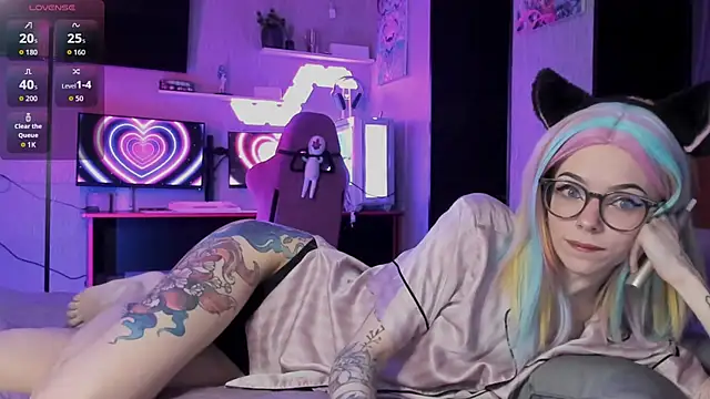 Snapshot of The_love_project chatting on October 23, 1:05 am The love project online show from October 23, 1:05 am