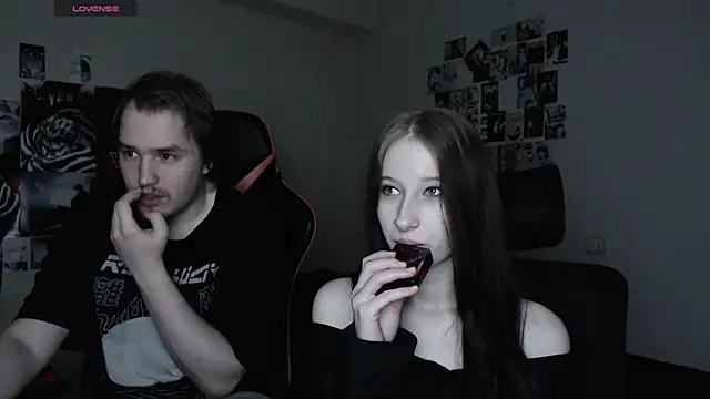 Snapshot of camcoupbang chatting on February 1, 1:55 am camcoupbang online show from February 1, 1:55 am