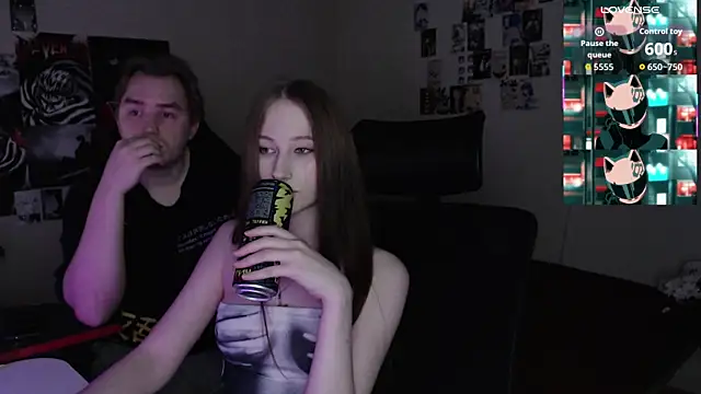 Snapshot of camcoupbang chatting on October 4, 10:19 pm camcoupbang online show from October 4, 10:19 pm