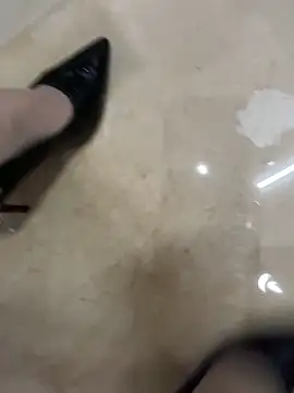 Snapshot of andii-1 chatting on February 8, 5:18 am andii-1 online show from February 8, 5:18 am