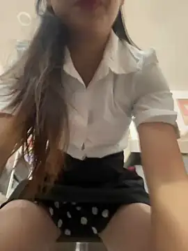 Snapshot of andii-1 chatting on February 12, 1:41 am andii-1 online show from February 12, 1:41 am