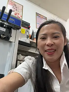 Snapshot of andii-1 chatting on February 22, 1:55 am andii-1 online show from February 22, 1:55 am